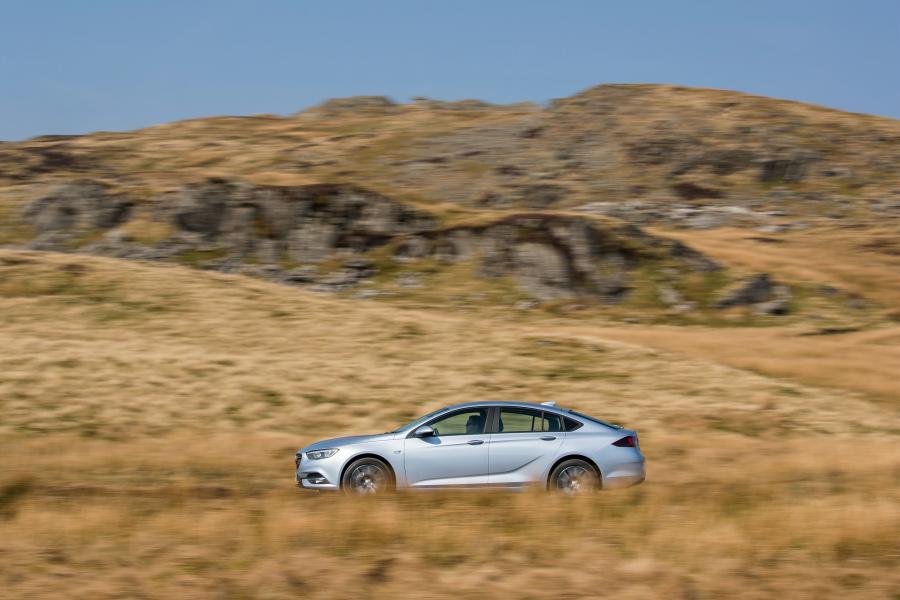  Vauxhall Insignia Grand Sport Turbo 2017 года  (фото 6 из 30)